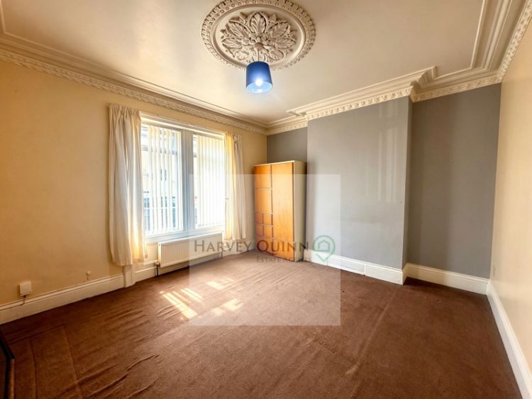 Property photo 2 of 5 Bedroom