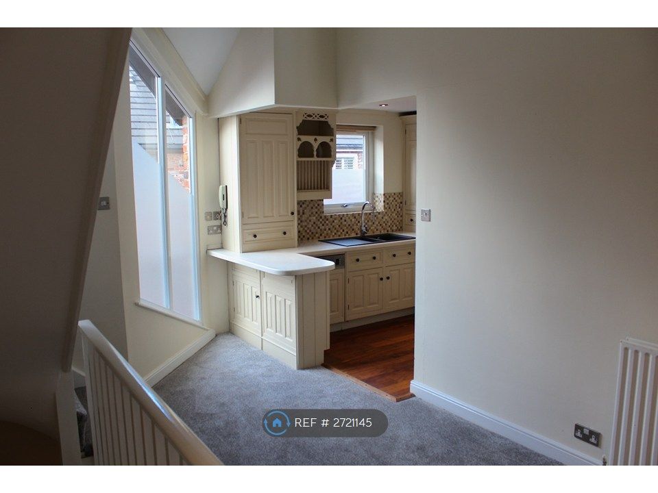 Property photo 3 of 20 Dining Area