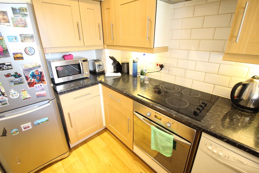 Property photo 3 of 11 5 Avenue Terrace (7)