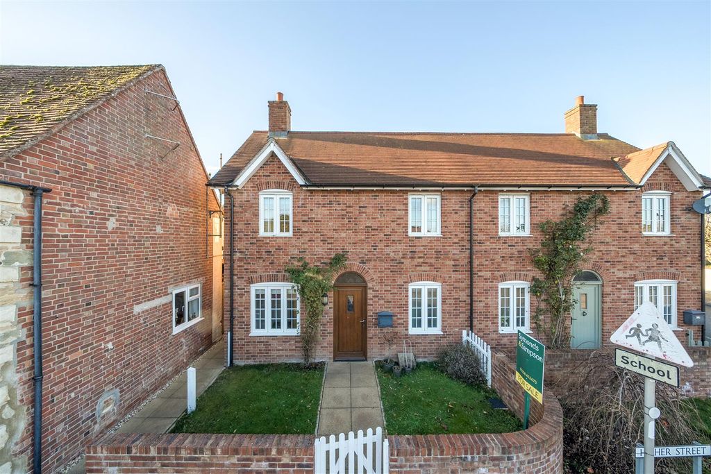 Property photo 1 of 20 Elevated Front Aspect