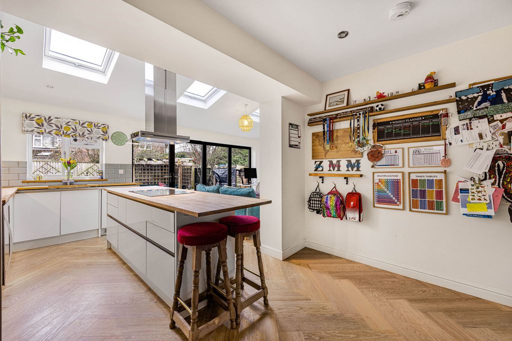 Property photo 3 of 22