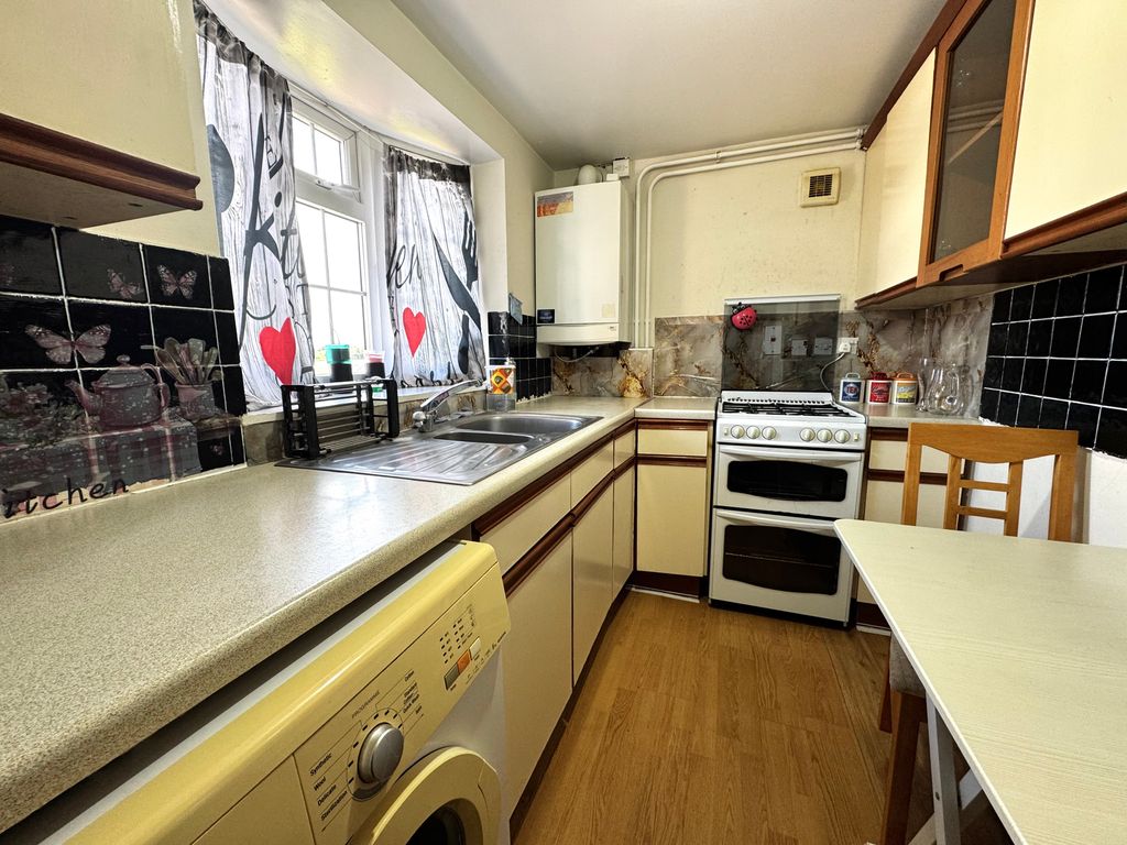 Property photo 2 of 6