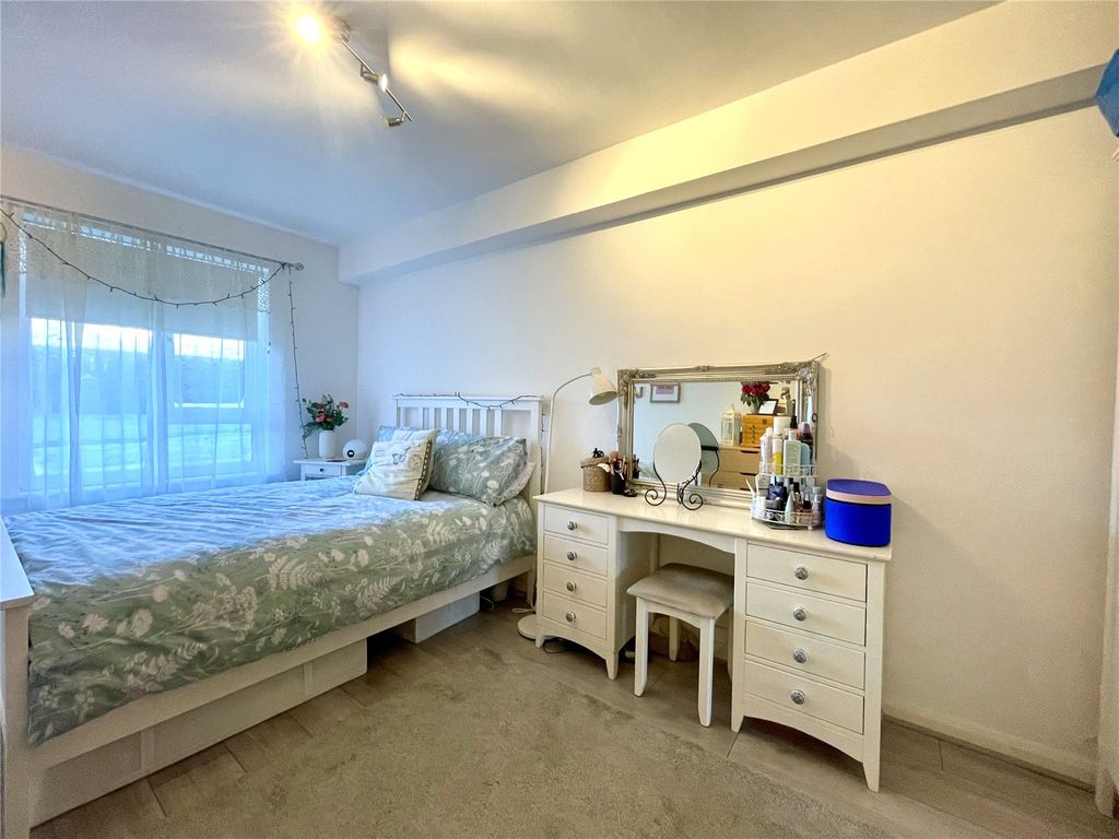 Property photo 2 of 14 Picture No. 27