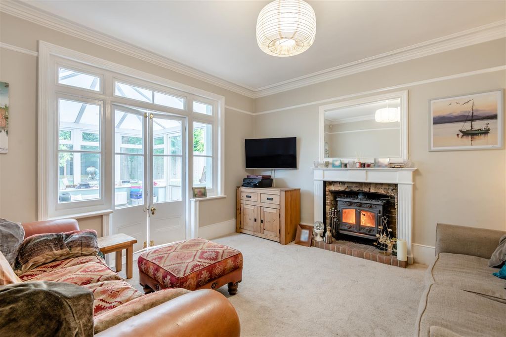 Property photo 3 of 17 8606557-Interior14.Jpg