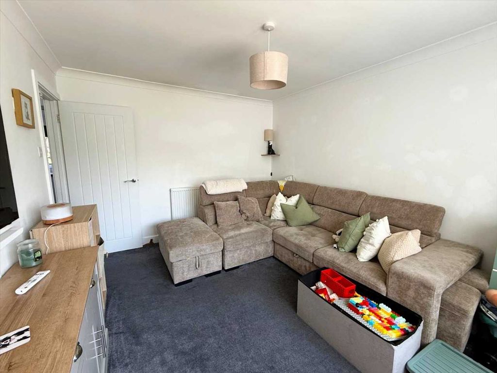 Property photo 2 of 14 Lounge