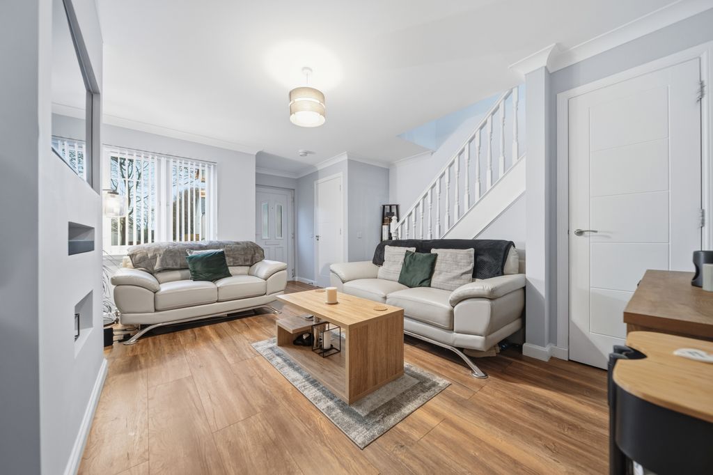 Property photo 3 of 24