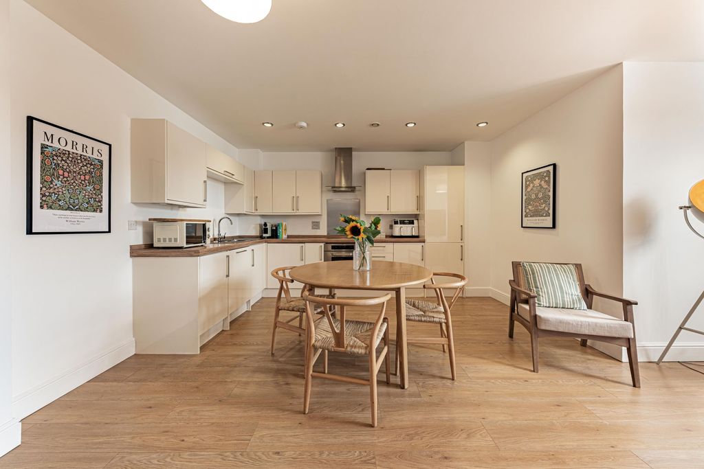 Property photo 2 of 16 Open Plan Living (1)