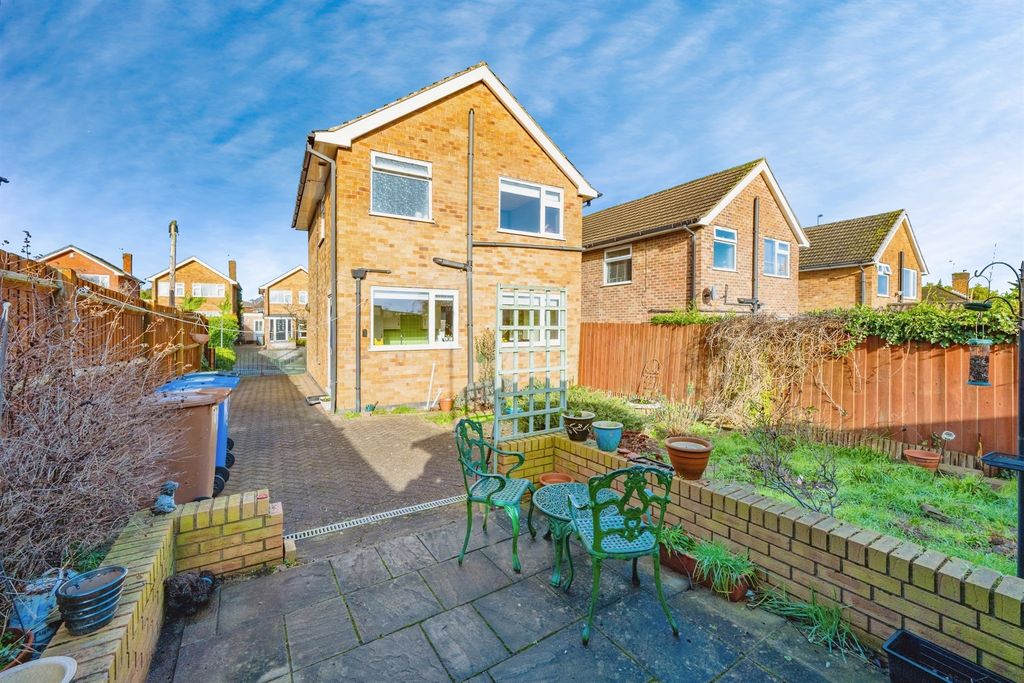 Property photo 3 of 17