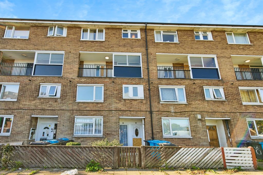 Property photo 1 of 3