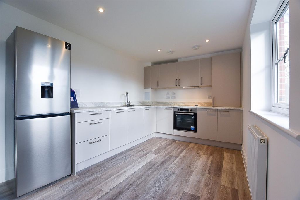 Property photo 3 of 14 Kitchen Area.Jpg