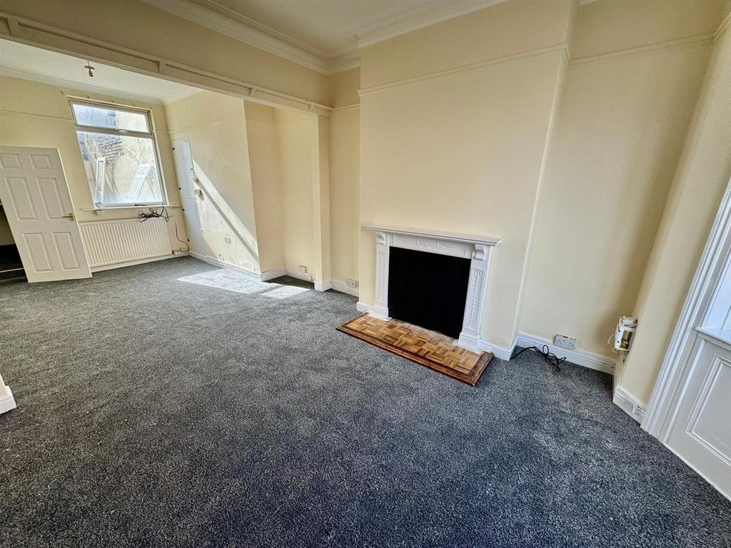 Property photo 2 of 13 6.Jpg