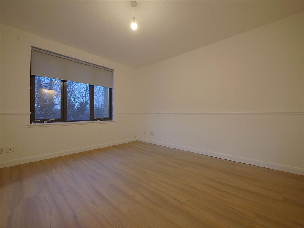 Property photo 2 of 6 P2110688.Jpg