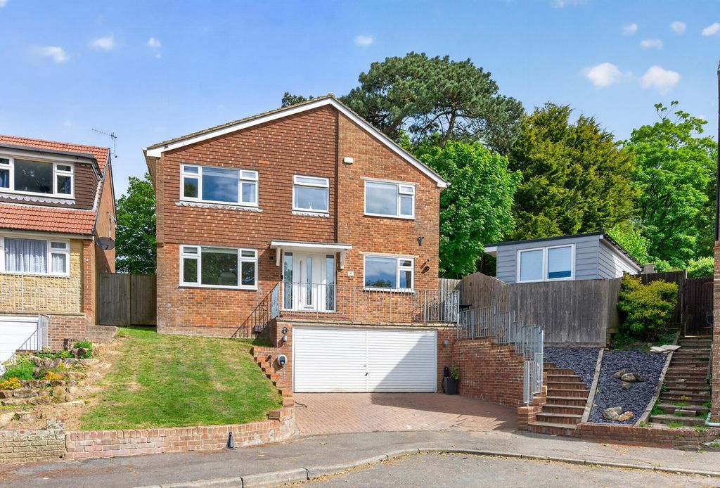Property photo 1 of 34
