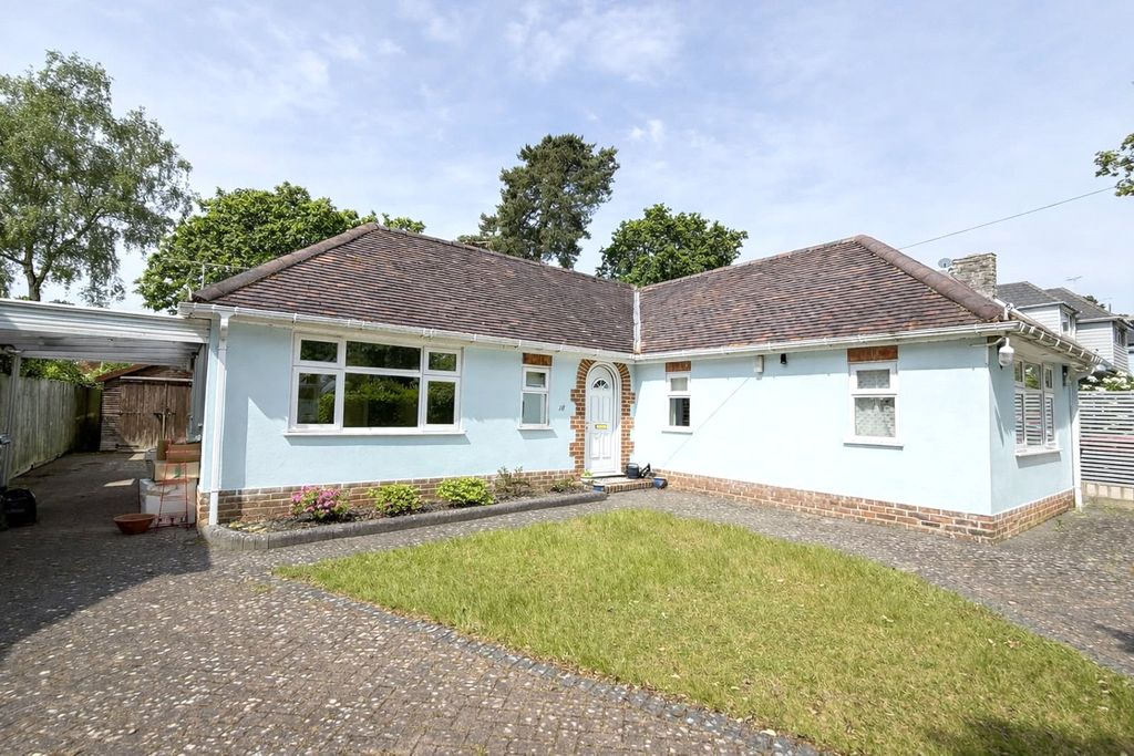 Property photo 1 of 13 Gleneagles Avenue