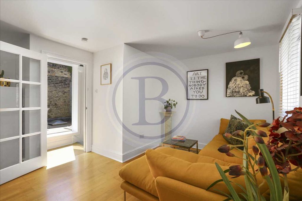 Property photo 3 of 17