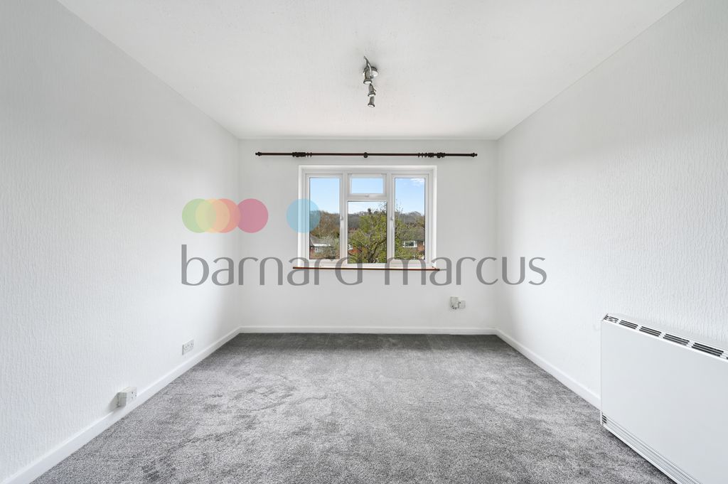 Property photo 2 of 8 Living Room