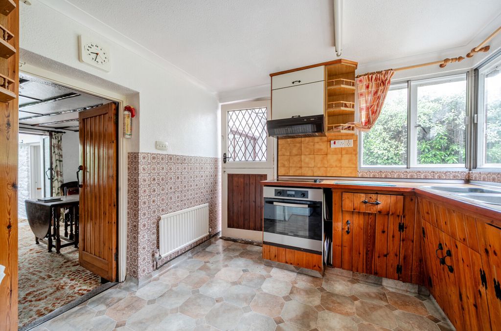 Property photo 2 of 18 1478391-15-6A32c5...