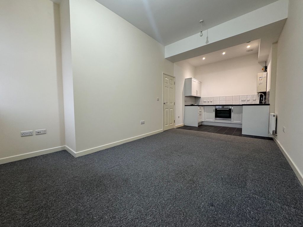 Property photo 3 of 6 Living Room