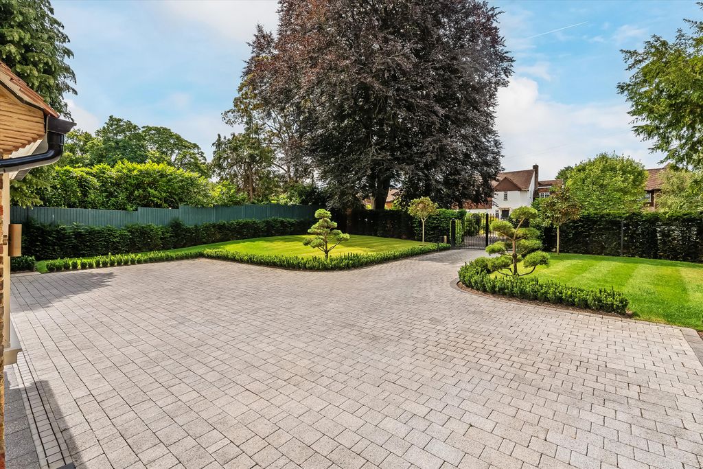 Additional image 25 of 4 bed detached house for saleBroadwater Rise, Guildford, Surrey GU1