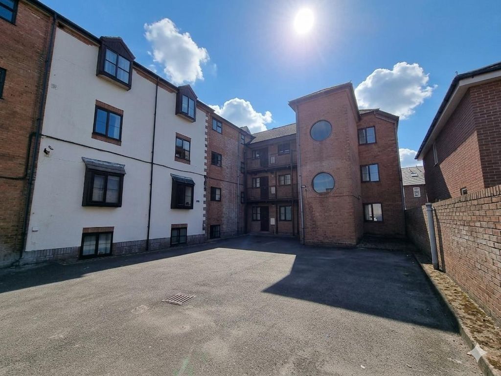 Property photo 1 of 9 Exterior