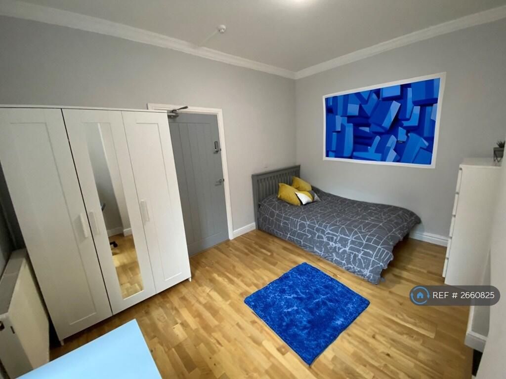 Property photo 2 of 9 4