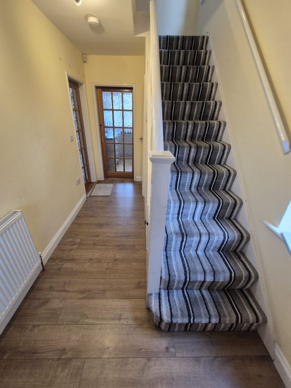 Property photo 2 of 10 Hall