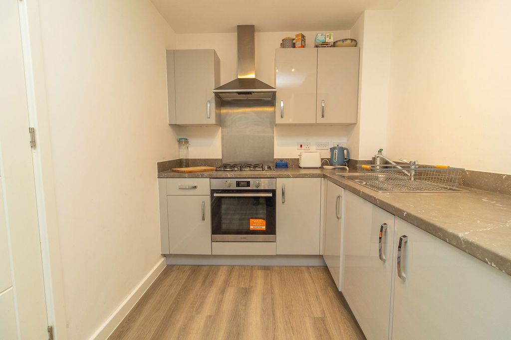 Property photo 3 of 21