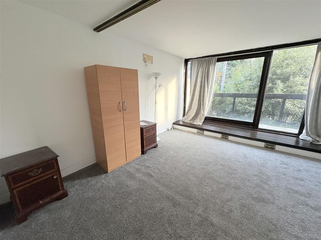 Property photo 3 of 6 Img_1352.Jpg
