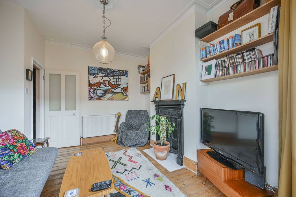 Property photo 3 of 11