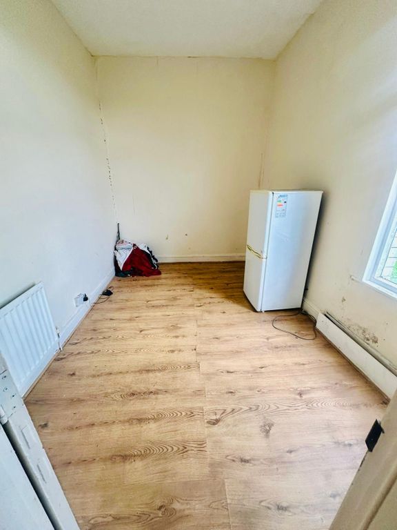 Property photo 3 of 7 Gallery