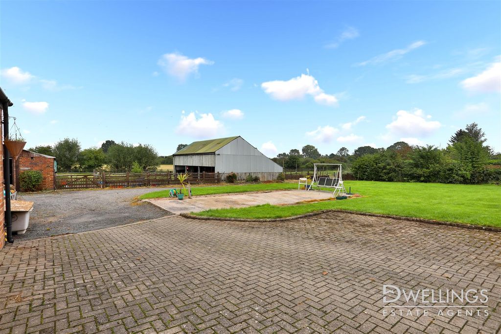 Property photo 3 of 63 Beamhill Road