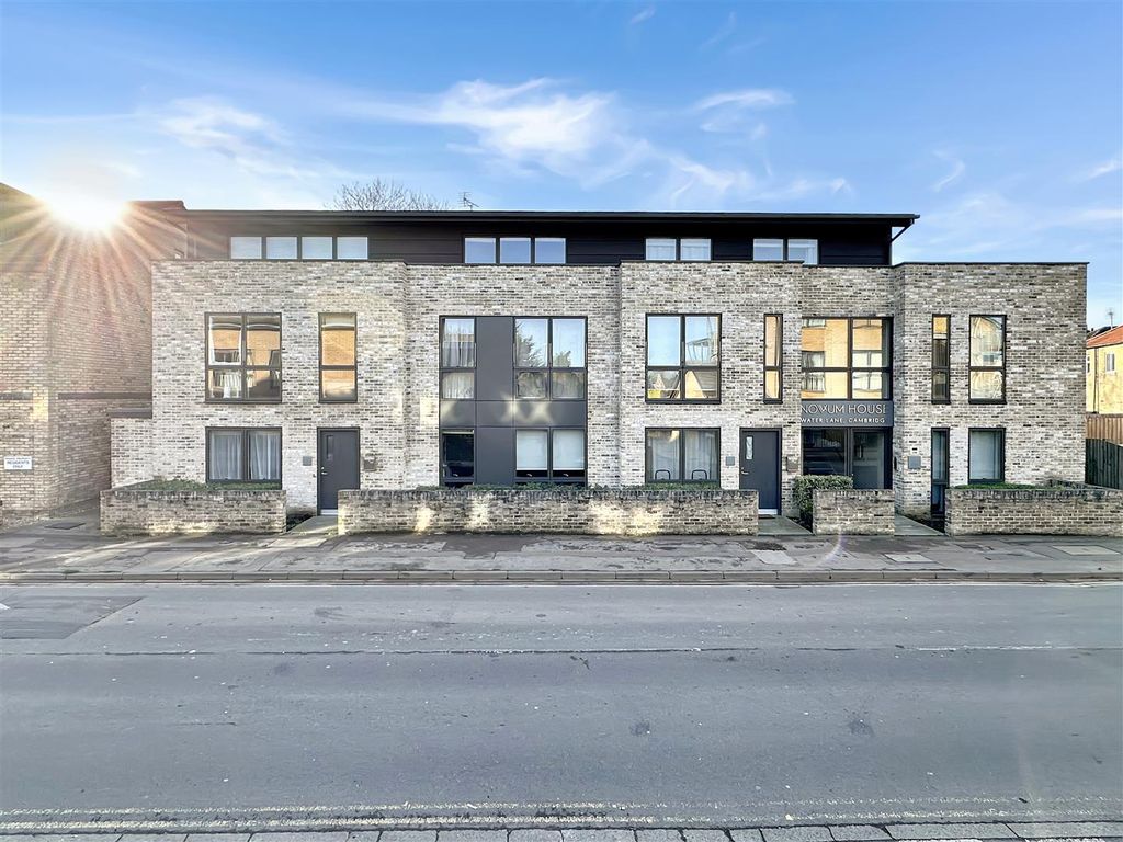 Property photo 1 of 8 Front 2