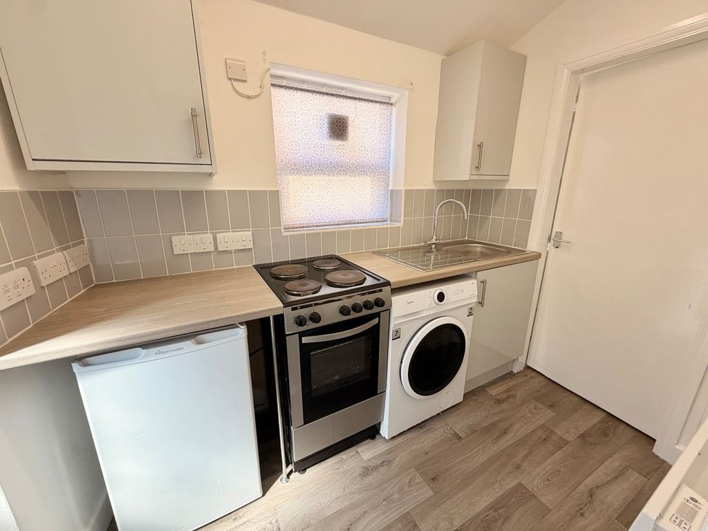 Property photo 3 of 6 Picture No. 51