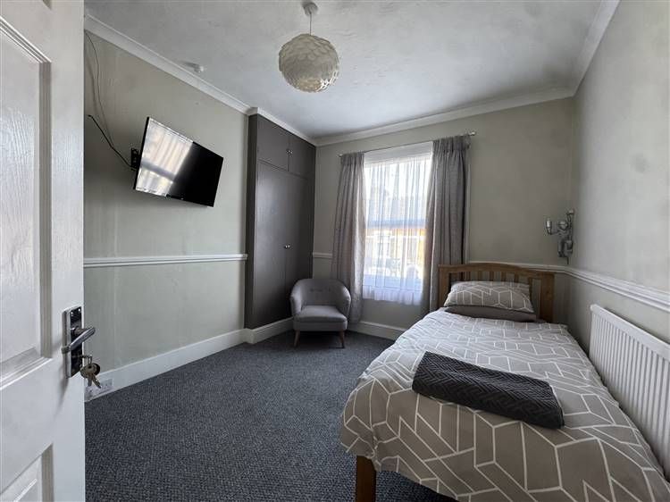 Property photo 3 of 6