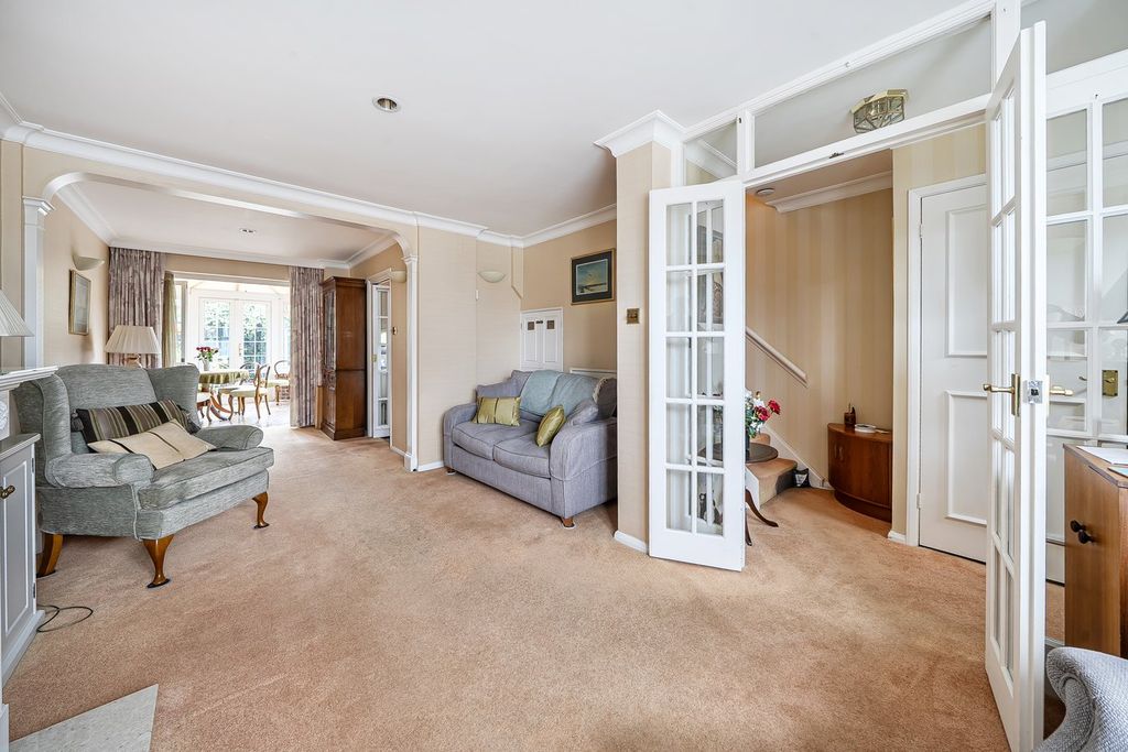 Property photo 2 of 17
