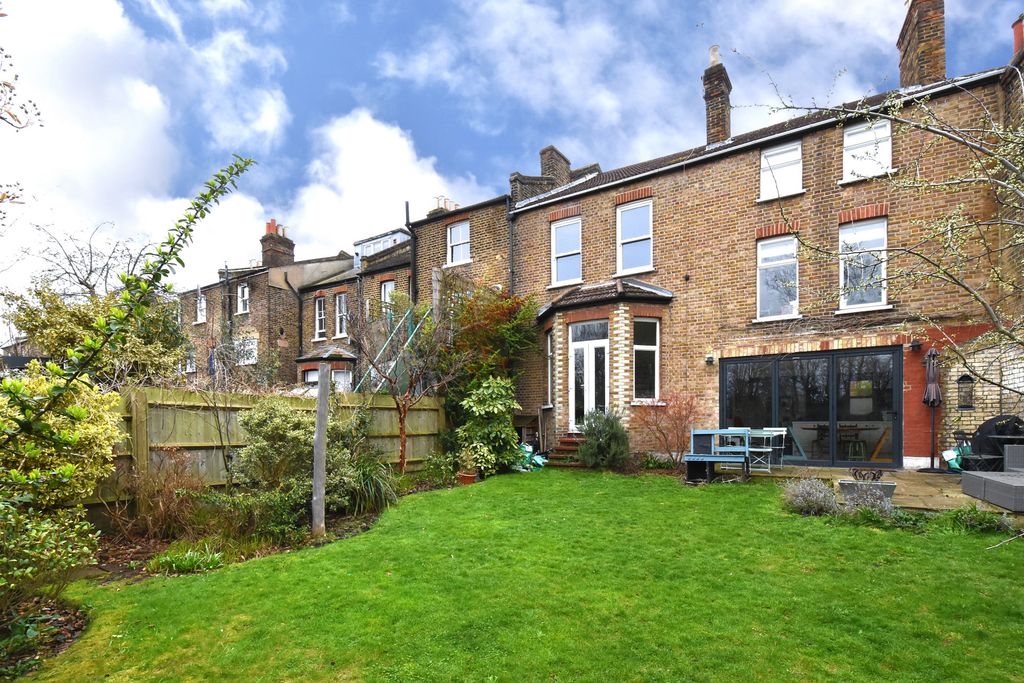 Property photo 3 of 13