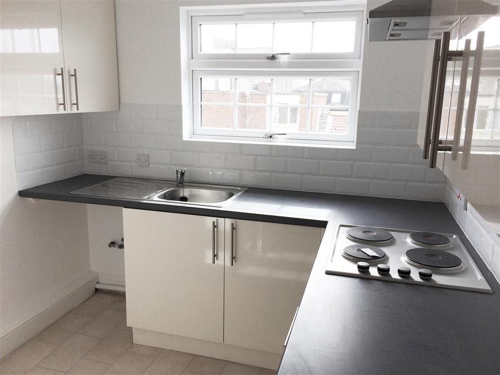 Property photo 2 of 9 Kitchen
