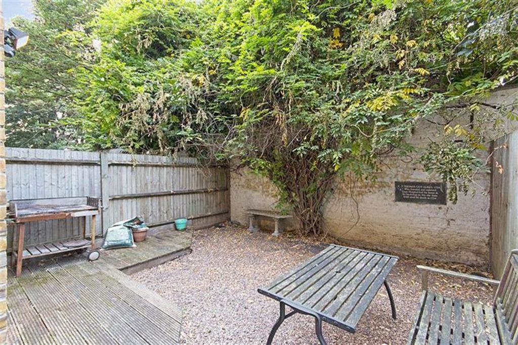 Property photo 1 of 6 (Main)