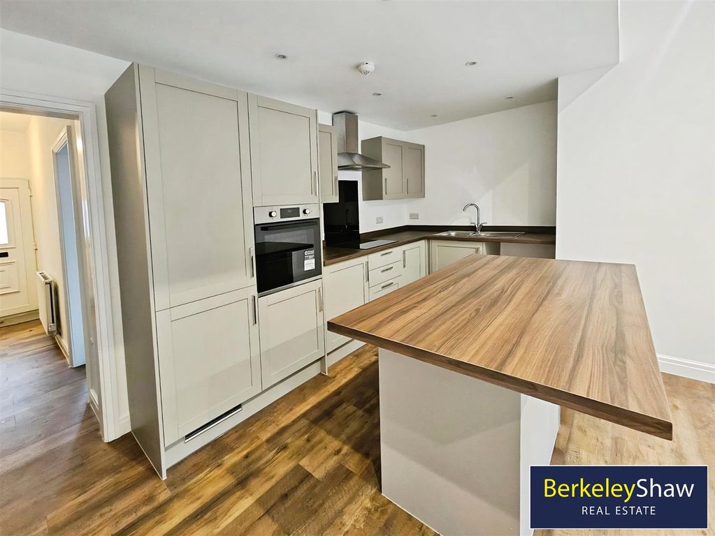 Property photo 2 of 13 Kitchen