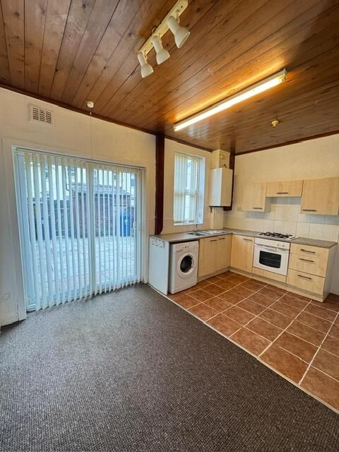 Property photo 2 of 12 Kitchen