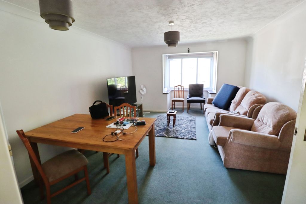 Property photo 2 of 7