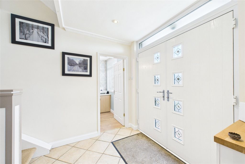 Property photo 2 of 20 Picture No. 23