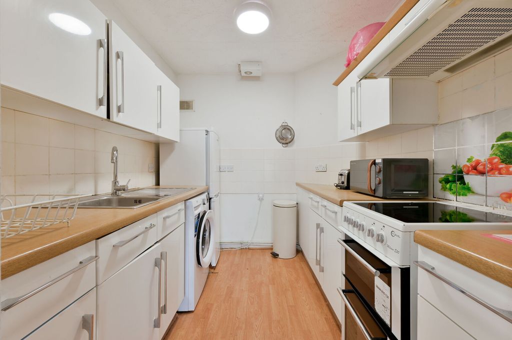 Property photo 1 of 5