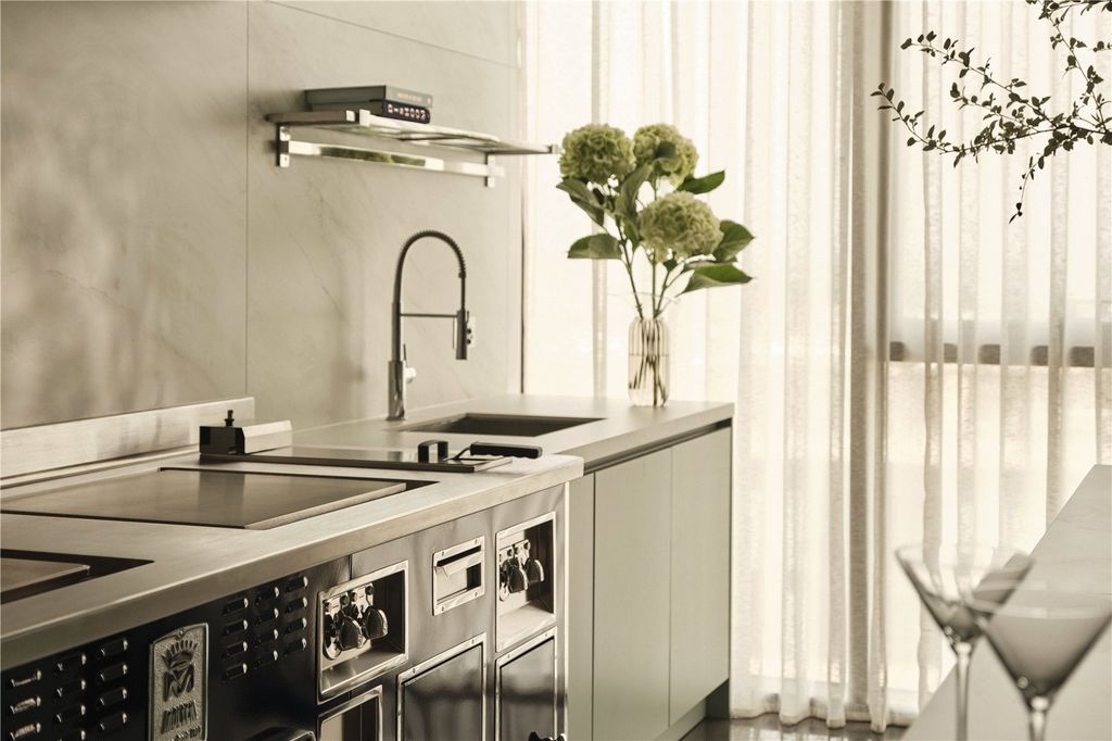 Property photo 2 of 24 Kitchen