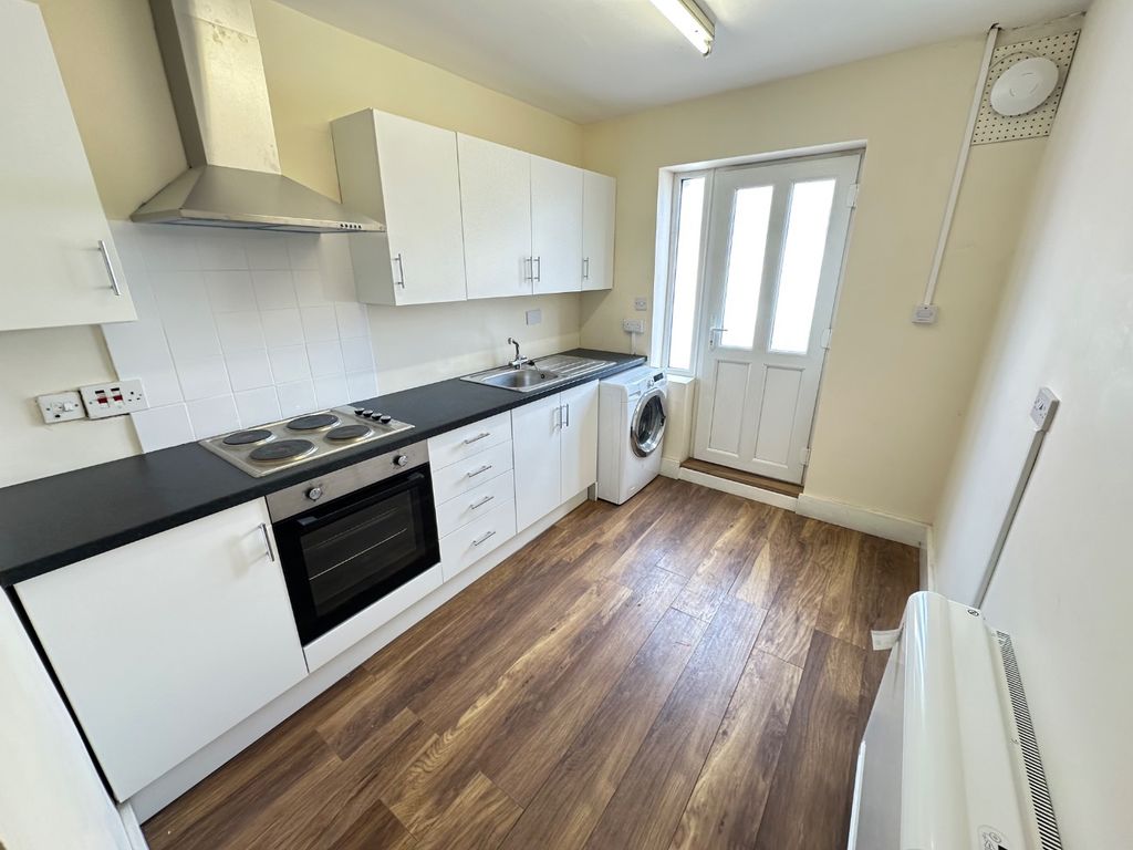 Property photo 1 of 6 4495851