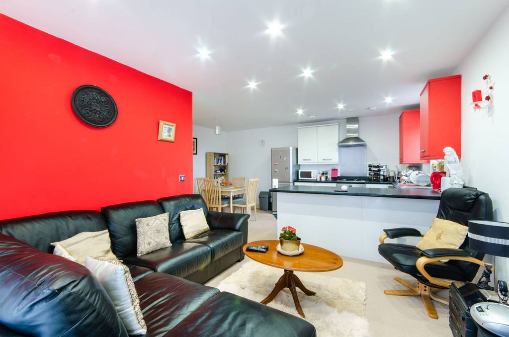 Property photo 2 of 12