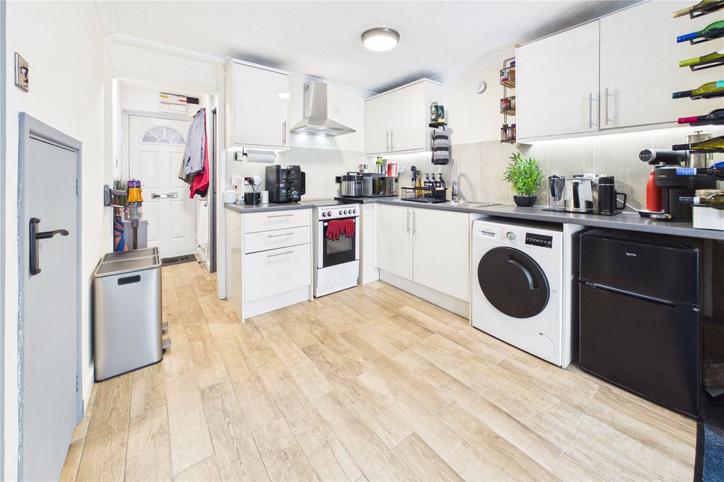 Property photo 2 of 15 Kitchen