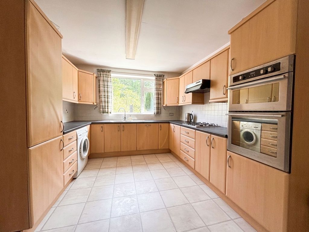 Property photo 2 of 24