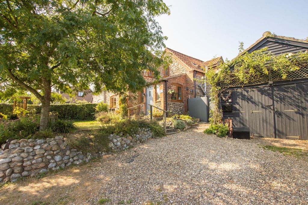 Property photo 2 of 28 3563994