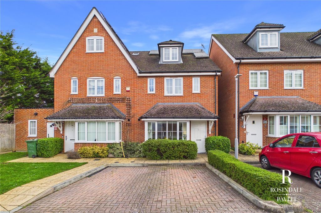 Property photo 1 of 32 The Front